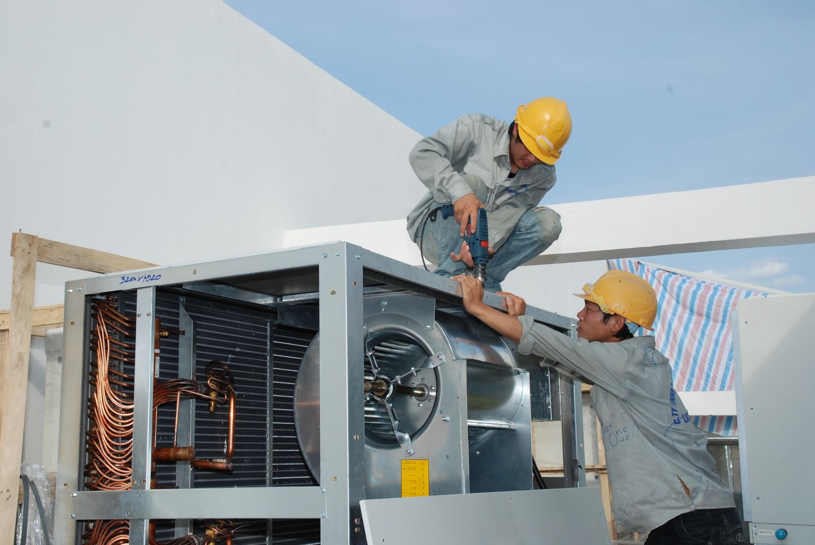 Dịch vụ lắp đặt máy lạnh chuyên nghiệp - Trung Tâm Bảo Hành Điện Lạnh